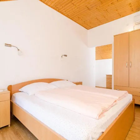 Sea View Macus 度假居